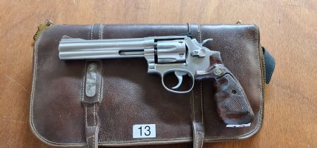 Smith & Wesson 617 .22 LR